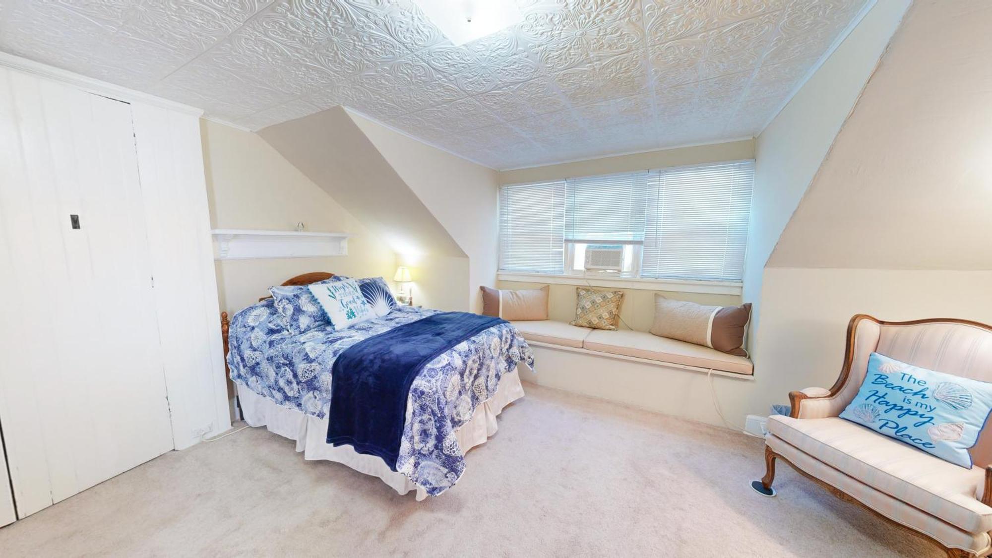 Entire Close To Events - Kid Friendly - Designated Dog & Cat Areas - Private Patio - Free Parking - Fireplace Сasa de vacaciones