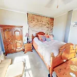 Entire Pittsburgh Home Close To Events - Kid & Pet Friendly - Permit-Free Parking - Fireplace