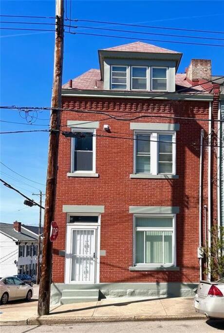 Entire Close To Events - Kid & Pet Friendly - Permit-free Parking - Fireplace *