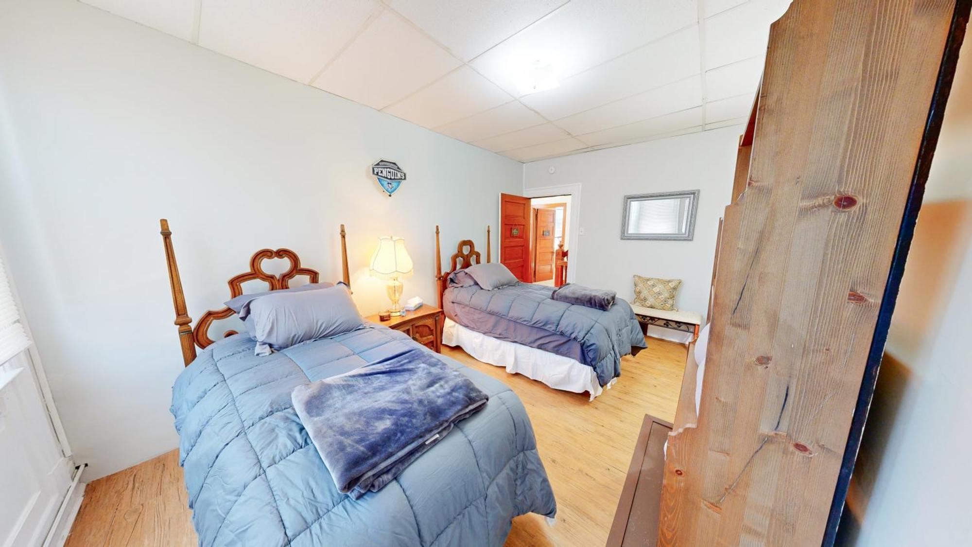 Entire Close To Events - Kid & Pet Friendly - Permit-free Parking - Fireplace *